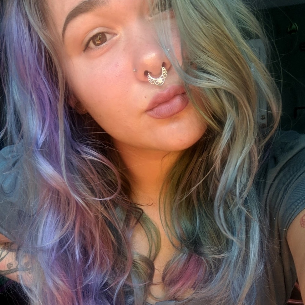 Meet your Posher 💜💙